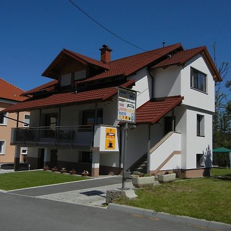 Rooms & Apartment Mira G. Postojna Exteriér fotografie