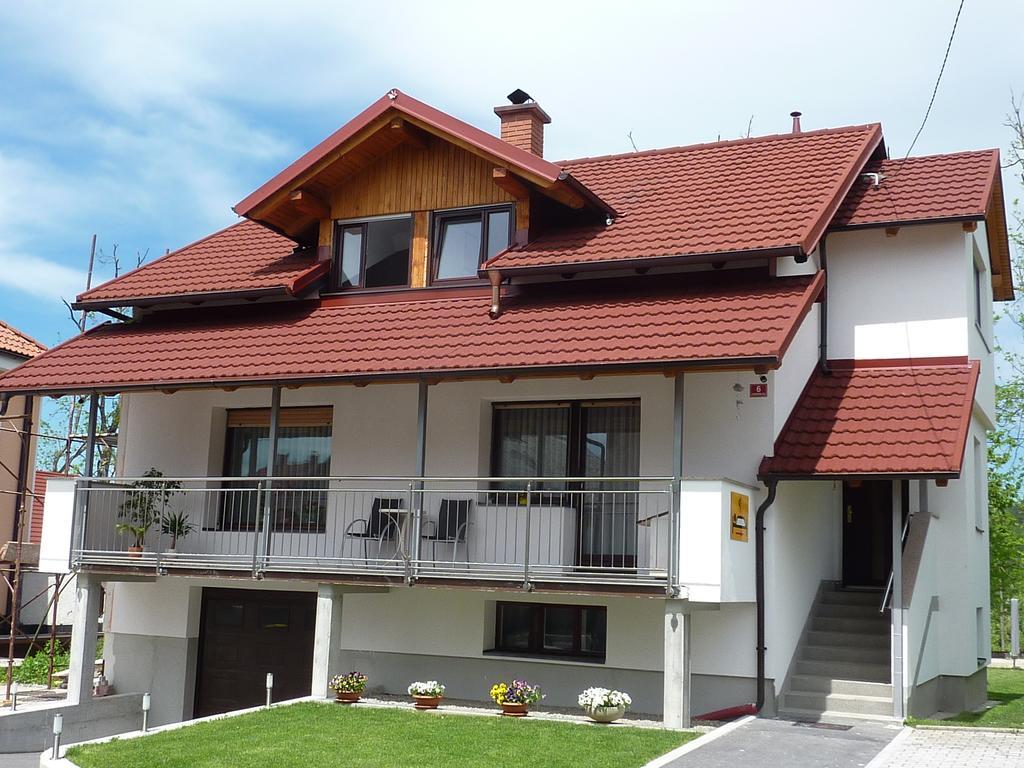 Rooms & Apartment Mira G. Postojna Exteriér fotografie